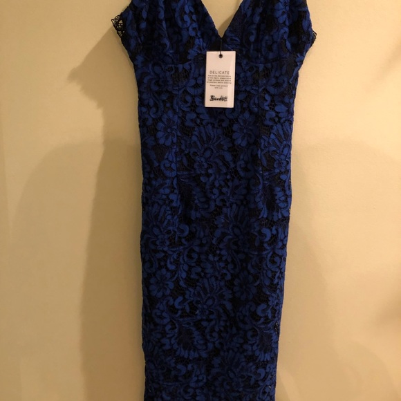 Bardot- navy blue lace sheath dress. Size 4 - Picture 3 of 3